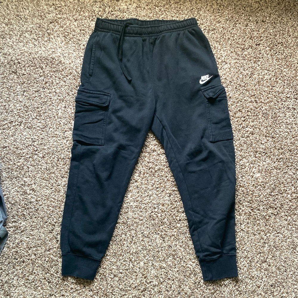 Nike Club Fleece Cargo Joggers